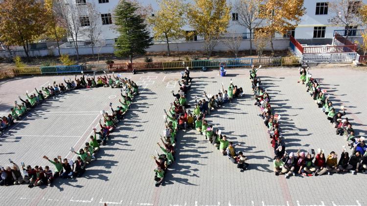 Öğrenciler Oku Projesiyle okuma alışkanlığı kazanıyor