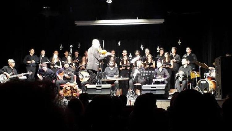 Soner Arıca, TEK Güzel sanatlar Lisesi konserine katıldı