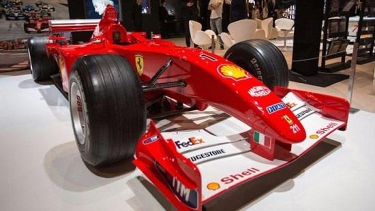 Schumacherin yarış arabası rekor fiyata alıcı buldu