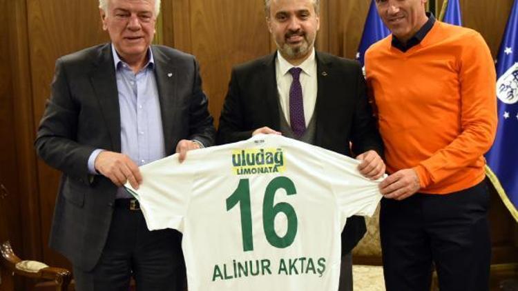 Bursaspor Yönetim Kurulu, Bursa Büyükşehir Belediye Başkanı Aktaşı ziyaret etti