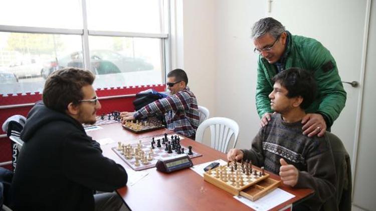 Karşıyakada Ataya Saygı, Satranç Turnuvası