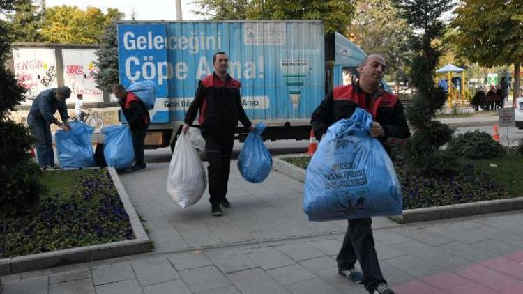 İhtiyaç sahiplerinin yüzü geri dönüşüm ile gülüyor