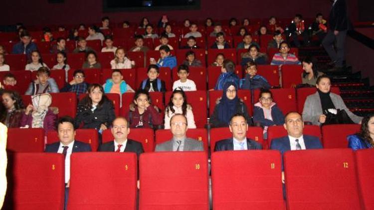 Yalova’da 2 bin 959 öğrenci ilk defa sinemaya gitti