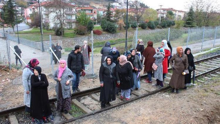 Mahalellierden üst geçit eylemi