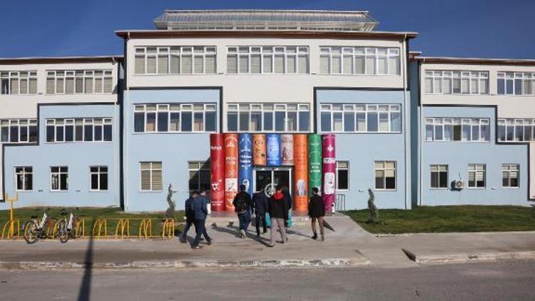 Üniversitede yeni kütüphane hizmete açıldı