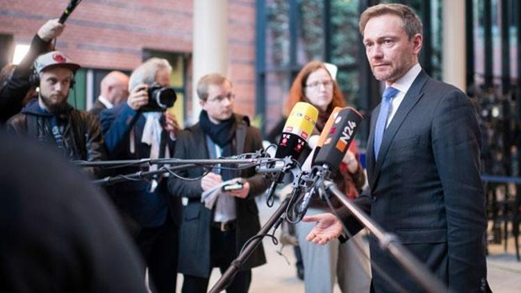 ‘Lindner, Merkel’i devirmek istedi’