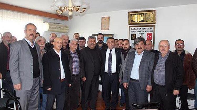 MHPli Taşdoğan, berberlerin sorunlarını dinledi