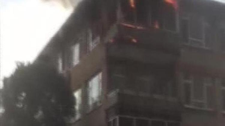 Ek fotoğraflar // Kadıköyde 4 katlı binada yangın