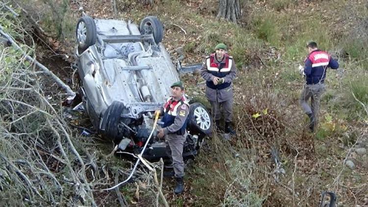 Dere yatağına ters düşen otomobilin sürücüsü yaralandı