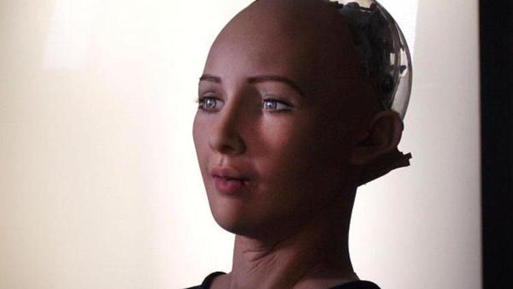 Dünyanın ilk vatandaş robotu Sophia, aile kurmak istiyor