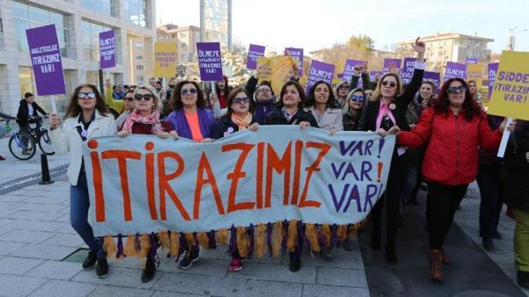 Bursada kadınlardan çocuk evliliği ve şiddet protestosu