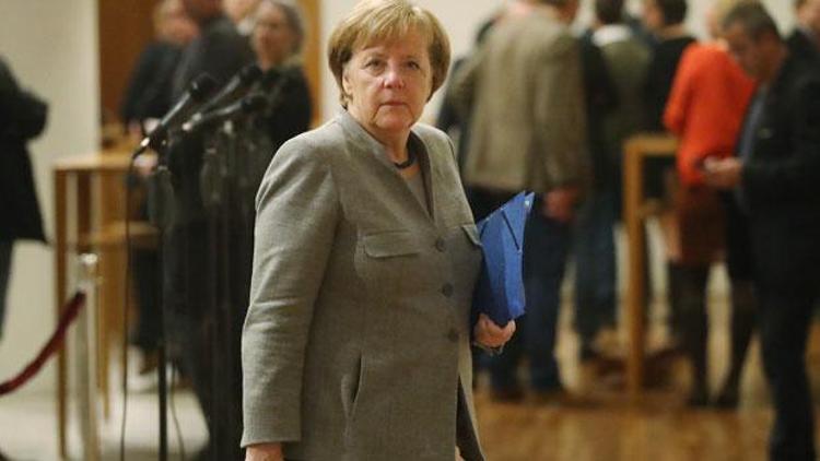 Angela Merkel efsanesi sona mı eriyor