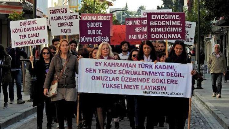 CHPli kadınlar, kadına şiddete karşı yürüdü