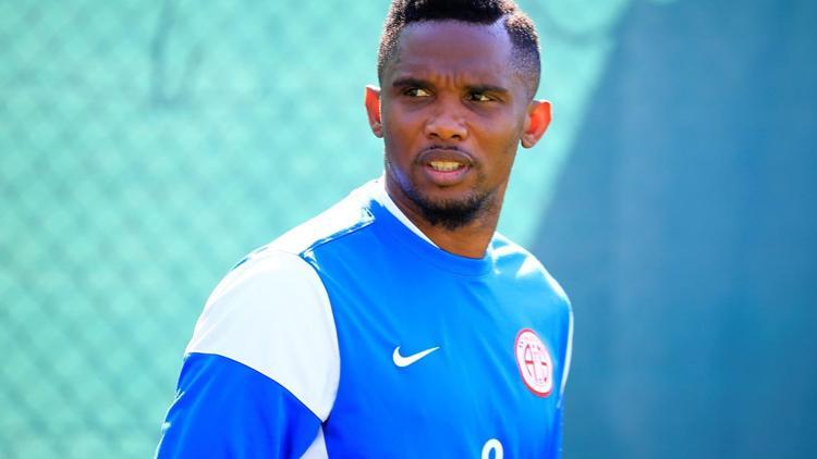 9 yıldır kızının nafasını ödemiyor Etoo...