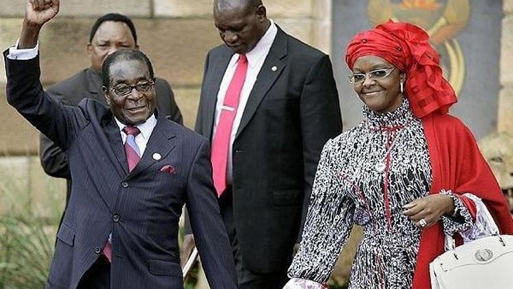 Mugabe’ye 10 milyon dolar tazminat, ailesine dokunulmazlık