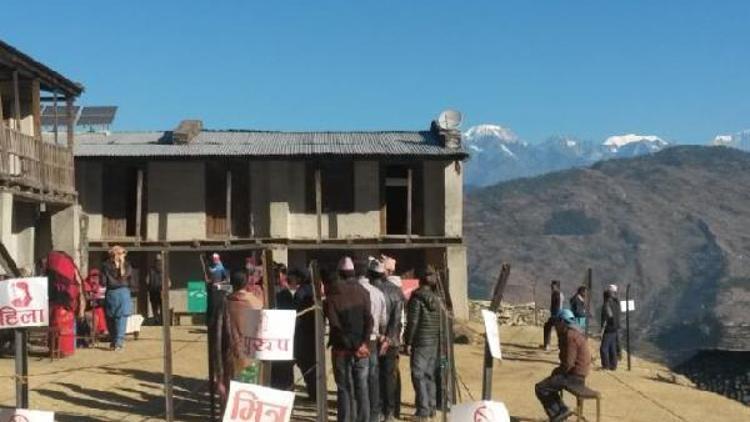 Nepal’de monarşi sonrası ilk kez demokratik seçim yapılıyor