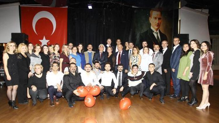 Öğretmenler Gününü türkülerle kutladılar