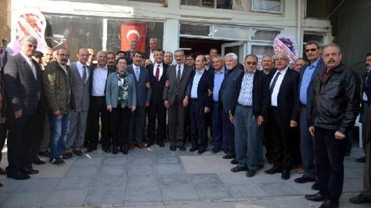 Selendi CHPde başkan Fikri Kaygısız
