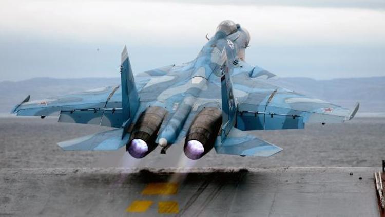 Büyük gerilim ABD ve Rus savaş uçakları Karadenizde restleşti