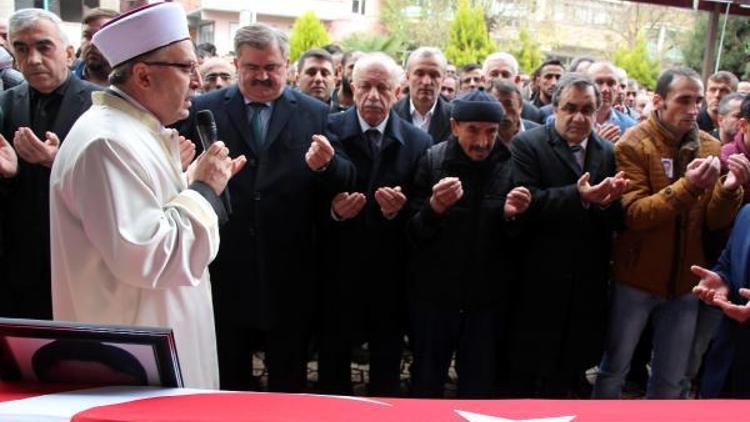 Maden ocağındaki göçükte ölen işçi toprağa verildi