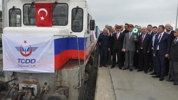 Demir İpek Yoluna Türkiyeden ilk yük treni uğurlandı