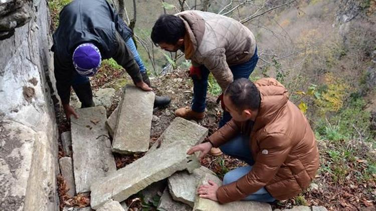 Define avcıları lahit mezarı ortaya çıkardı