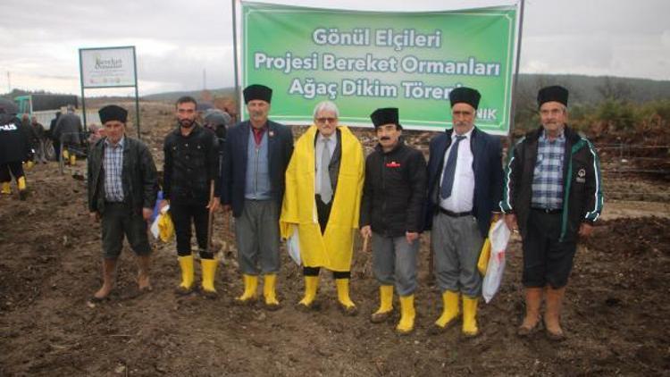 Kınıkta Bereket Ormanları için ağaç diktiler