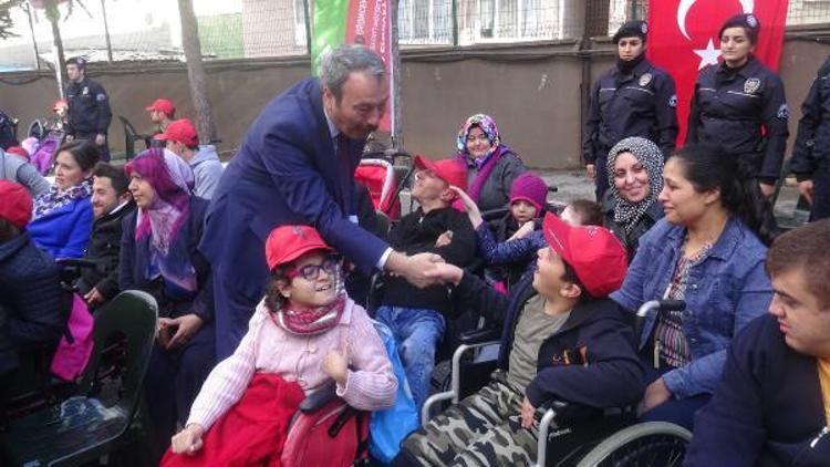 Bursa İl Emniyet Müdürü Osman Ak, engellilerle buluştu