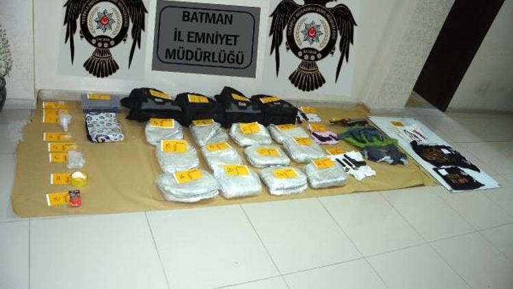 Batman Havalimanına havanlı saldırı şüphelisi terörist 49 kilo C4 ile yakalandı