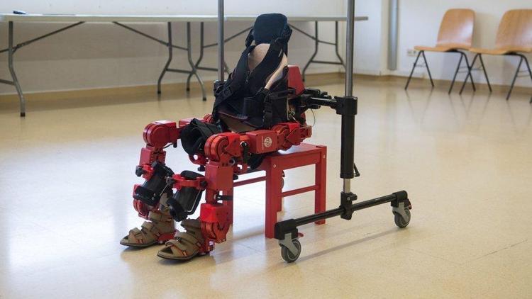 Dünyanın ilk taşınabilir eksoskeletonu