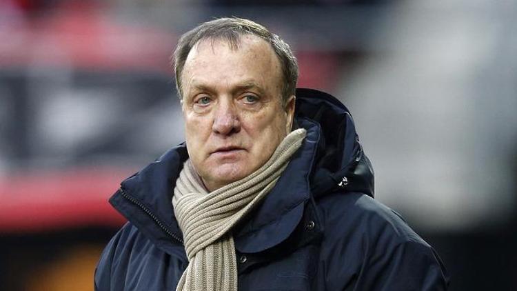 Fenerbahçeye bakın kimi önerdi Advocaat...