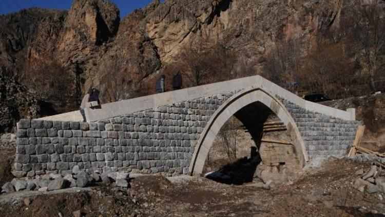 Tarihi köprünün aslına uygun restore edilmediği iddiası yargıya taşındı