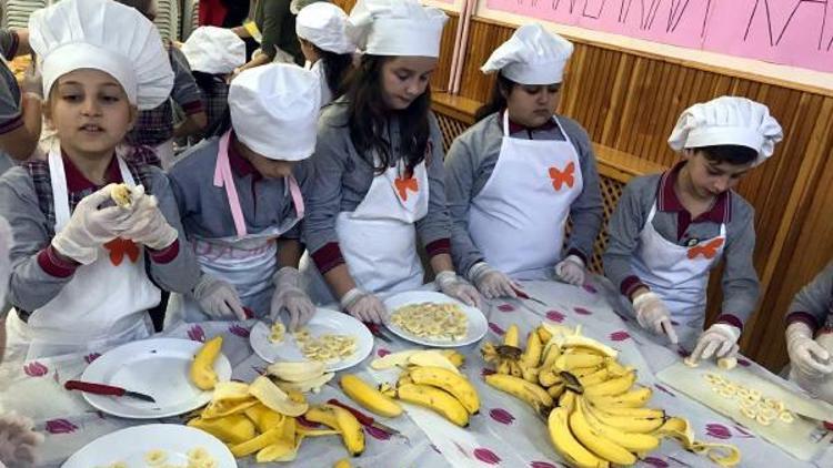 İlkokul öğrencileri, kelebek hastası çocuklar için waffle yaptı