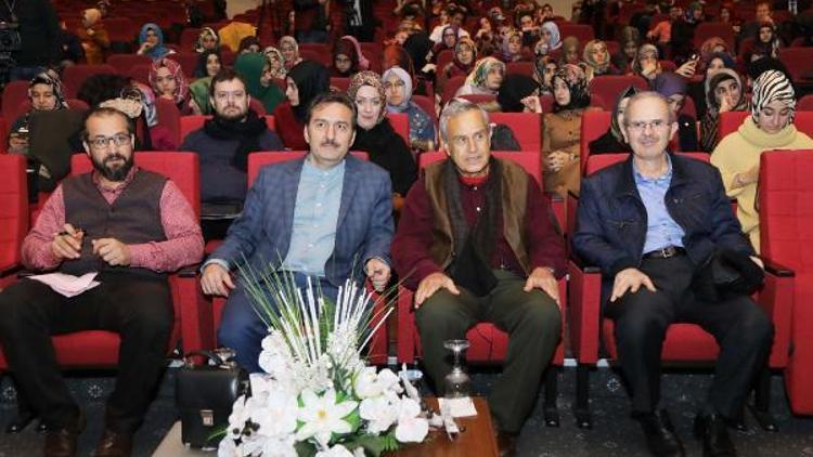 Psikiyatrist Mustafa Merter, ERÜ’de konferans verdi
