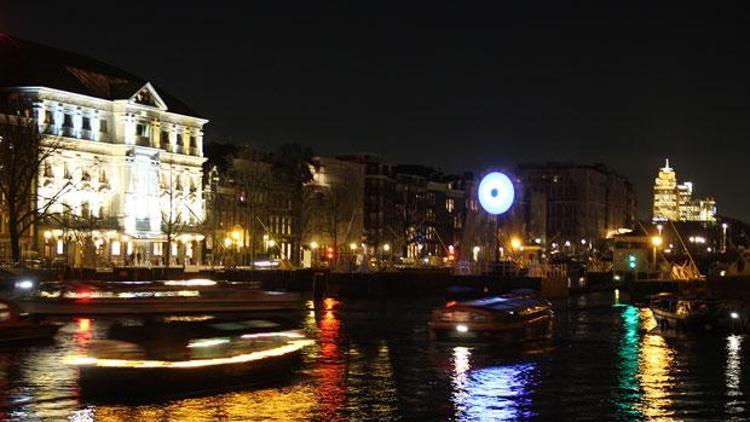 Amsterdam’da ışık sanat festivali düzenlendi
