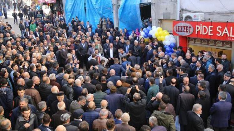 İyi Parti Genel Başkanı Akşener’e meşaleli karşılama (3)