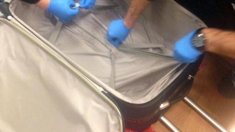 Brezilyadan gelen kişinin valizlerinden 5 kilo kokain çıktı