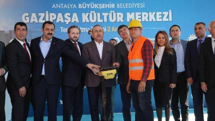 Bakan Çavuşoğlu: FETÖ, Türkiyedeki Amerikan misyonlarına da sızmıştır