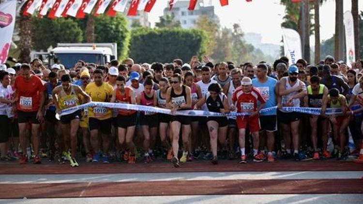 Mersin Maratonu Spor Arenada Dev yarışın startı verildi