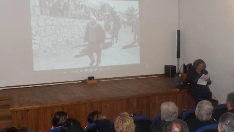 Fotoğraflarını sanatseverlerin beğenisine sundu