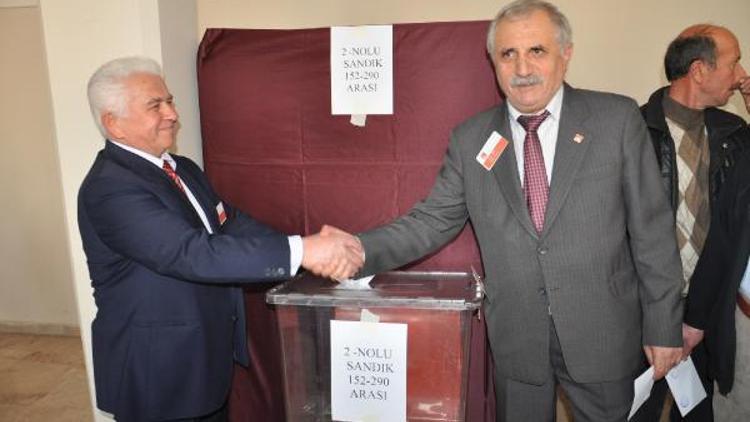 CHP İnegöl’de Necmi Demir yeniden başkan seçildi