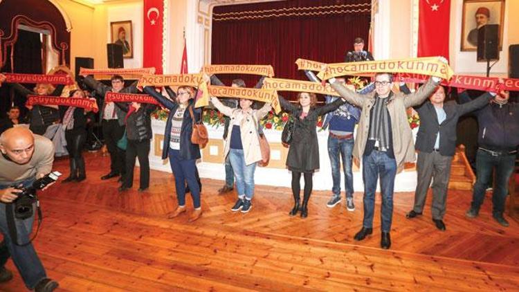 Galatasaray’da ‘Hocama Dokunma’ eylemi