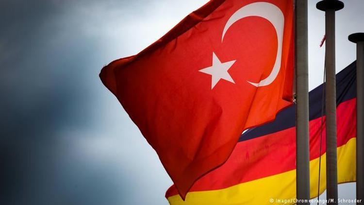 Almanyaya iltica başvurusu yapan Türklerin sayısı açıklandı
