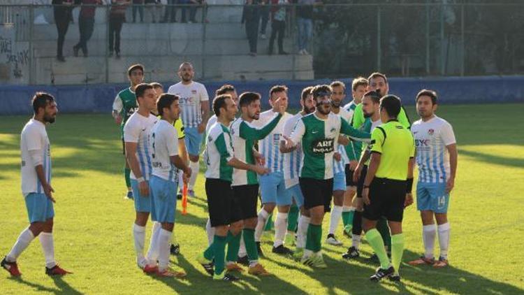 Sanayi- Konaklı maçına hakem damga vurdu