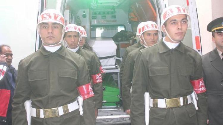 Iğdırda sınırda silahlı saldırıda ölen İranlı askere tören