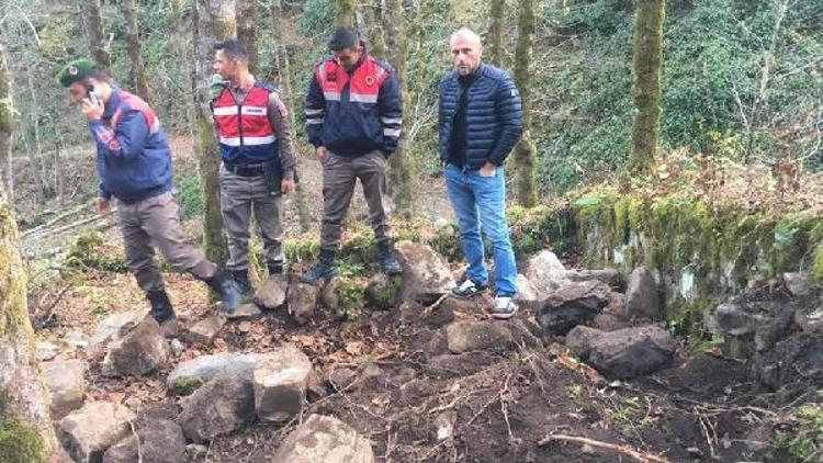 Çamlıhemşin’de defineciler mezarlara zarar verdi