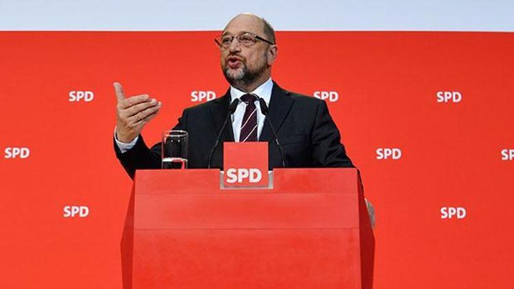 SPD delegeleri nasıl bir karar verecek