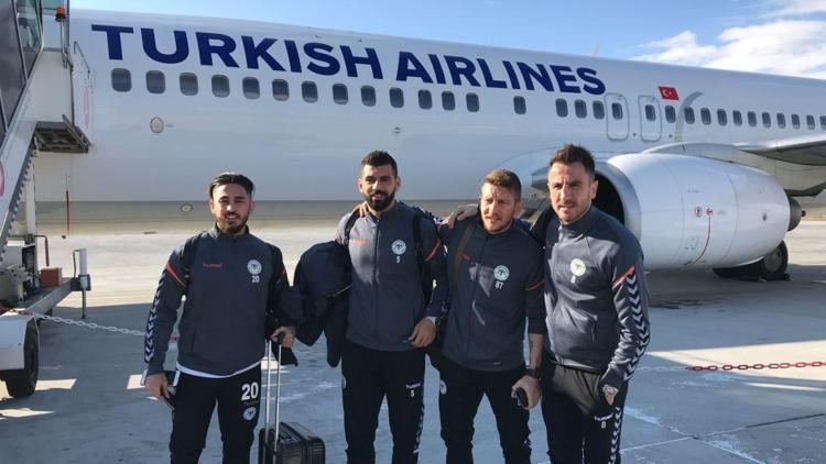 Atiker Konyaspor kafilesi Portekize gitti