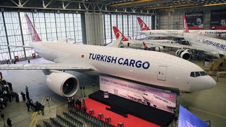 Turkish Cargonun ilk kargo uçağının teslimi kutlandı