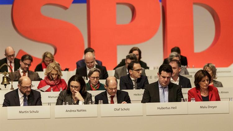 SPD kongresinde koalisyon görüşmelerine yeşil ışık